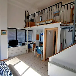 Gemme Fiorentine In Front Of The Train Station 5 Minutes From The Centre Free Parking Appartamento